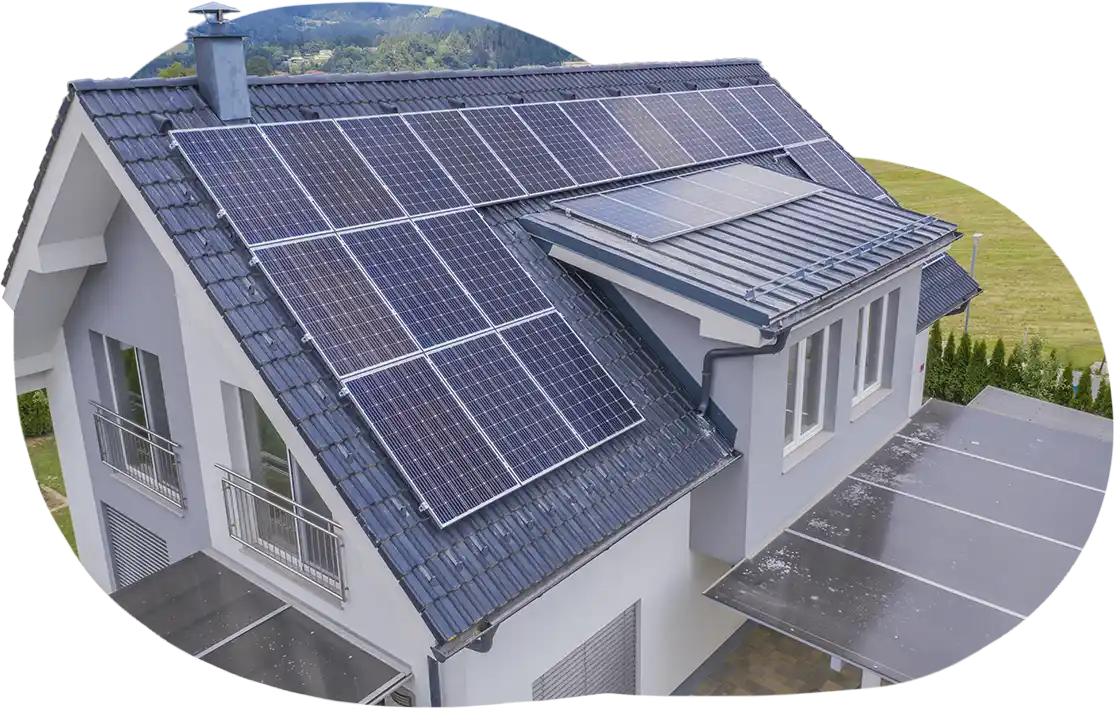 CASA RECORTADA CON FORMA DE GOTA CON PANELES SOLARES EN EL TEJADO | SEINTER